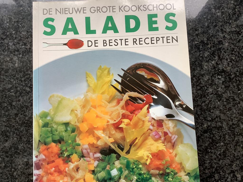 Salades De nieuwe grote kookschool, Overige typen, Ophalen of Verzenden, Zo goed als nieuw, Gezond koken