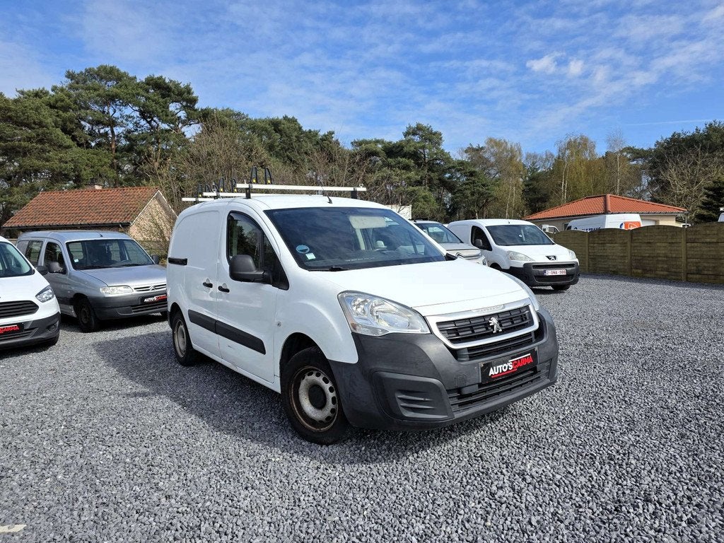 Peugeot Partner 1.6 HDI Lichte Vracht Navi Camera CruiseC Pa, Auto's, Peugeot, Stof, Gebruikt, Zwart, 4 cilinders