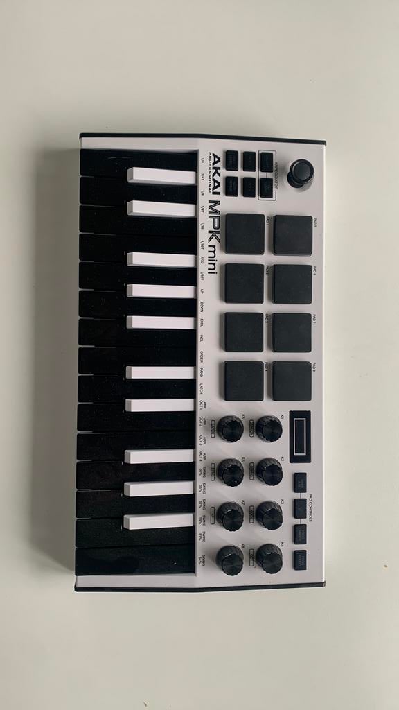 Akai MPK midi controller, Muziek en Instrumenten, Ophalen of Verzenden, Zo goed als nieuw