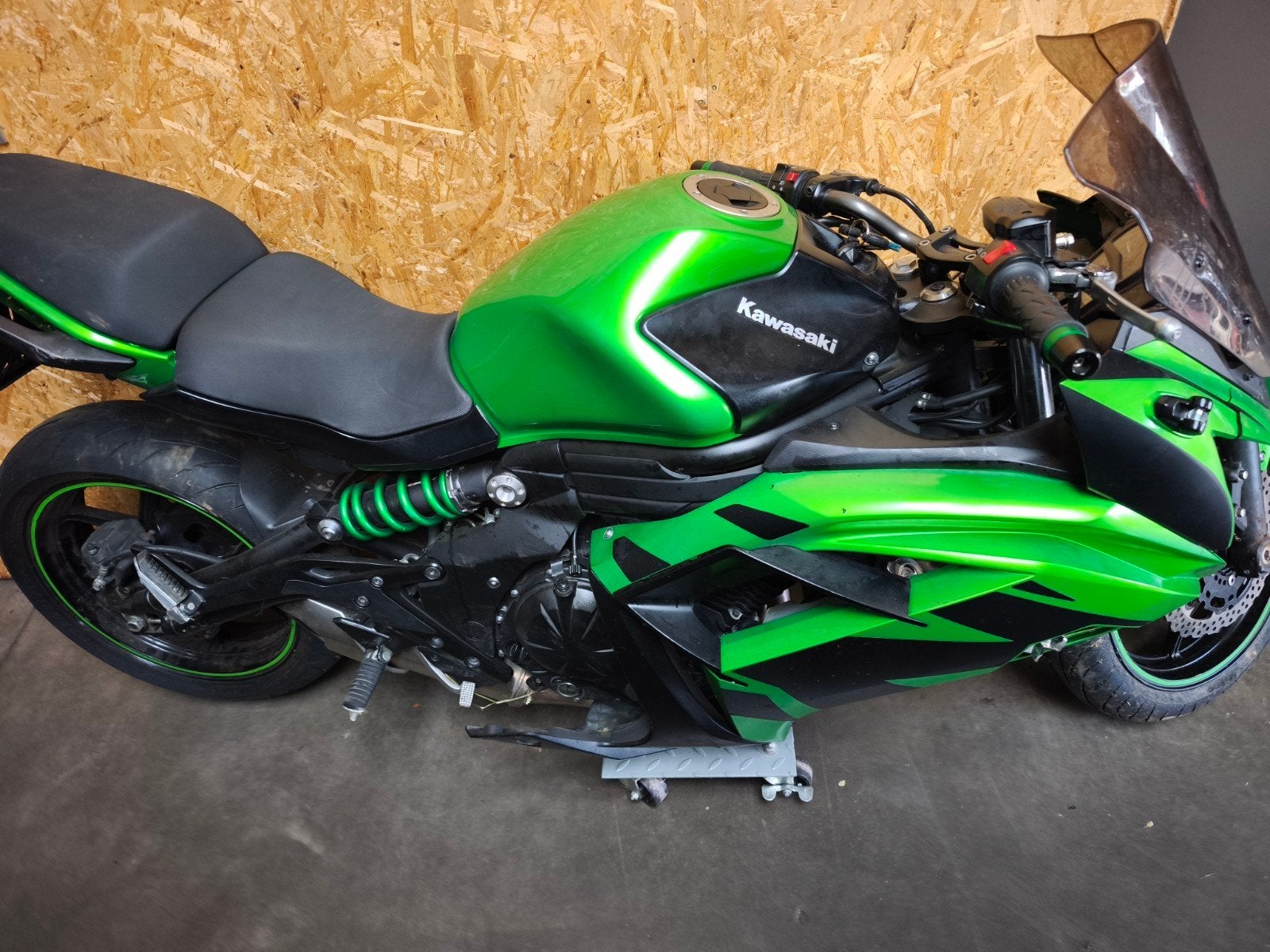 Toute pièce Kawasaki ER6F, Enlèvement