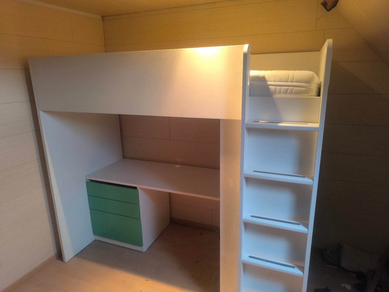 IKEA SMÅSTAD Hoogslaper (Bed, Bureau, Kast) Wit/Groen, Enfants & Bébés, Chambre d'enfant | Lits superposés & Lits mezzanines, Lit mezzanine