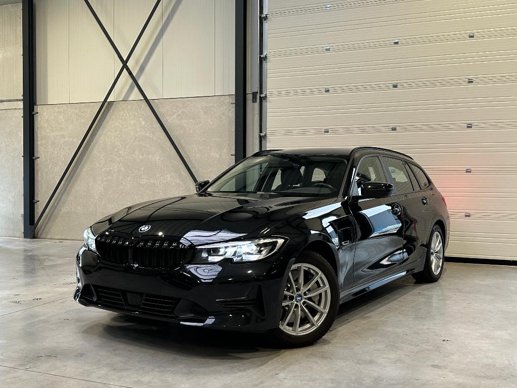 BMW 330 e Touring PHEV - Sportzetel CarPlay ACC Camera, Autos, BMW, Cuir, Achat, Euro 6, Entreprise