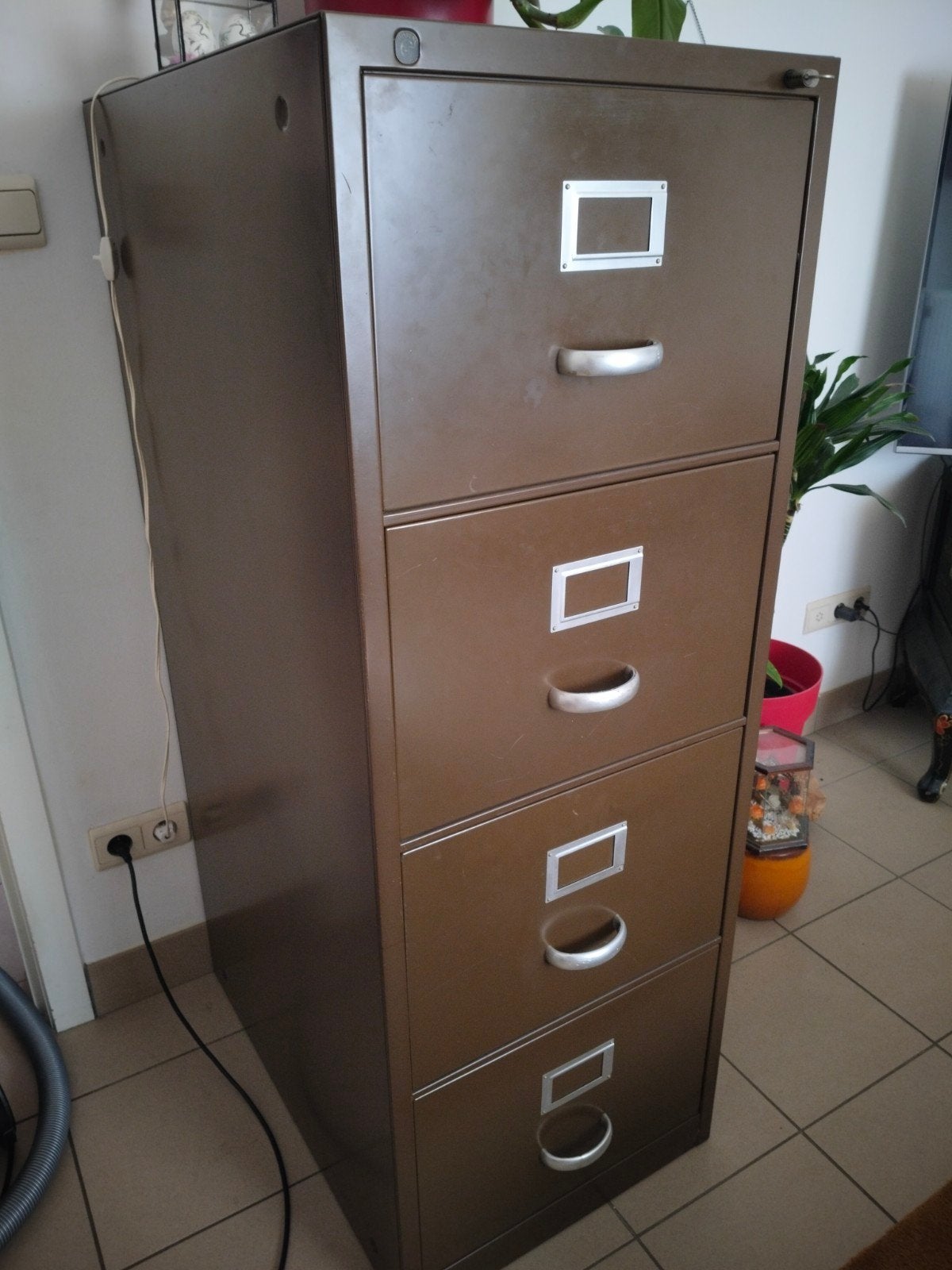 metalen archiefkast, Enlèvement