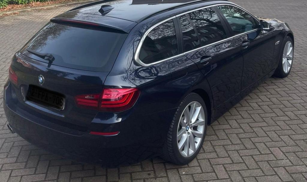 BMW 518d Touring Euro6b, parfaitement entretenue,, Autos, Cuir, Boîte manuelle, Entretenue par le concessionnaire, 5 portes