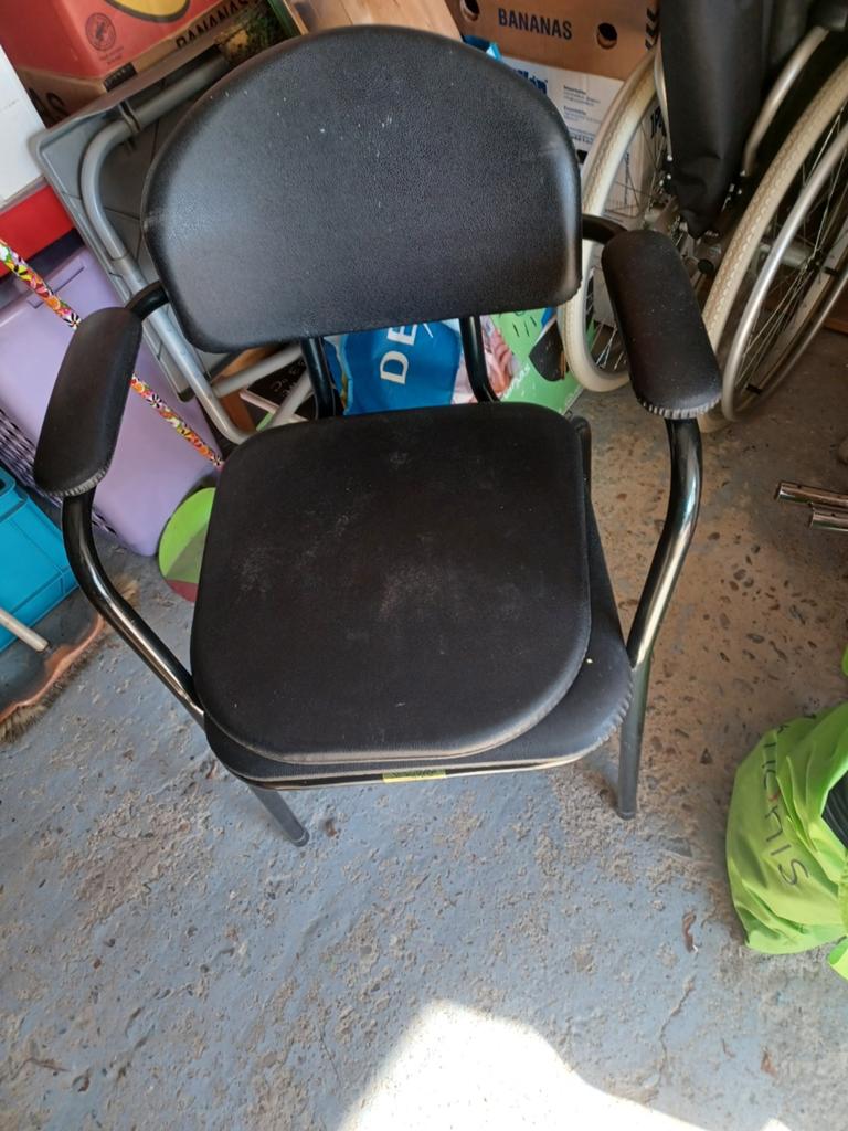 FAUTEUIL ROULANT ET CHAISES PERSEE POUR PERSONNES MOBILITÉ R, Enlèvement, Pliant, Utilisé, Fauteuil roulant à pousser