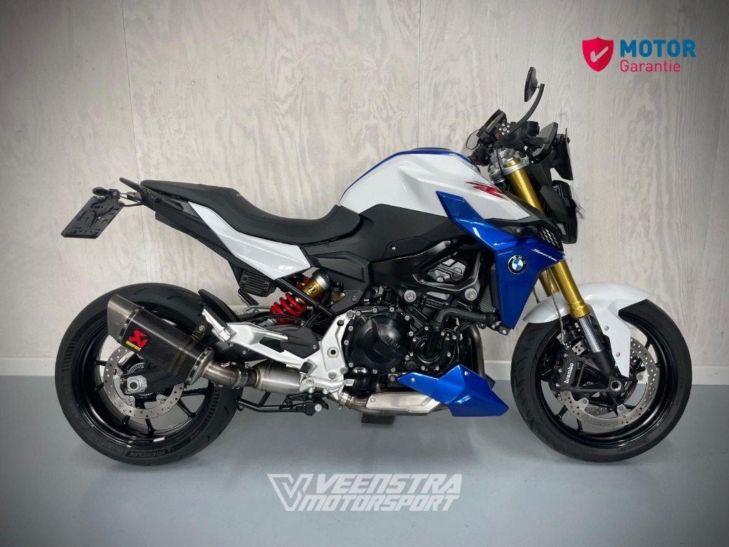 BMW F 900 R (bj 2022) Akrapovic - Alle optie pakketten, Motoren, Occasion, Traction Control, Motorrijbewijs A, Bedrijf