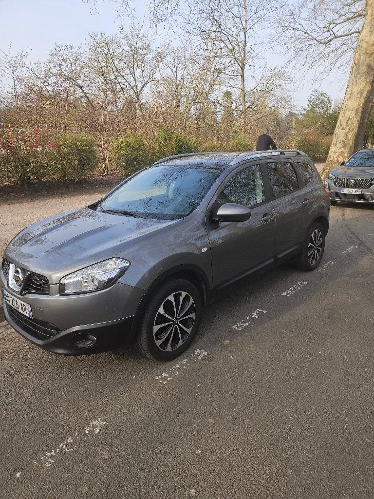 Vend ou échange qashqai +2, Auto's, Nissan, Voorwielaandrijving, Stof, Zwart, 4 cilinders