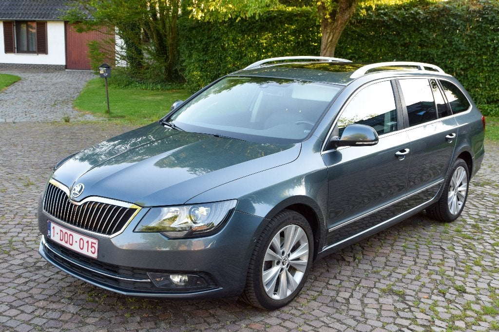 Skoda Superb 2015 1.6TDI, Auto's, Euro 5, Zwart, 1600 cc, Leder