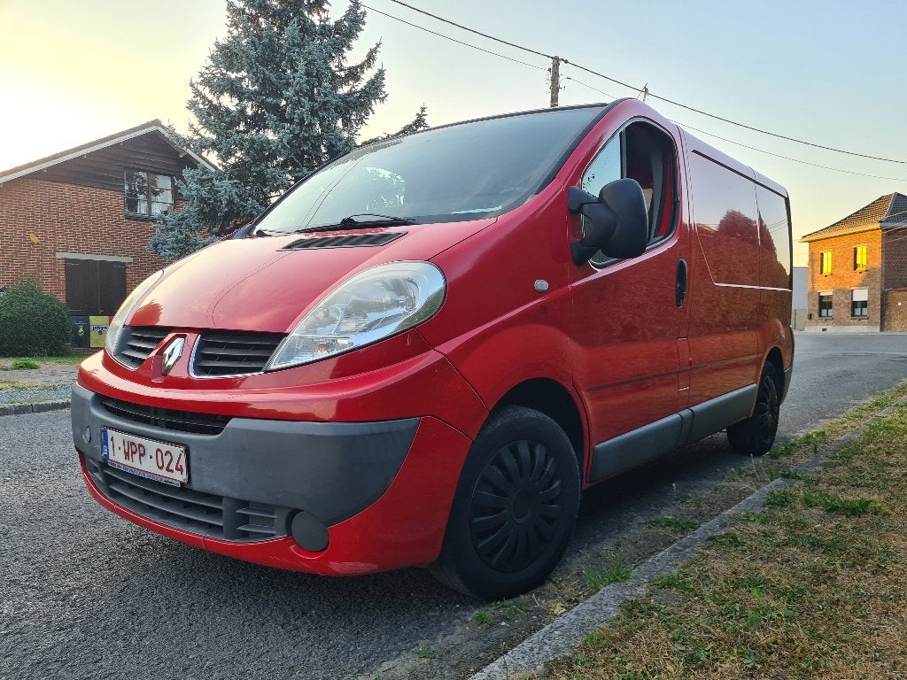 Renault trafic 2ldci utilitaire prete a l immatriculation, Rouge, 3 places, 5 portes, Diesel