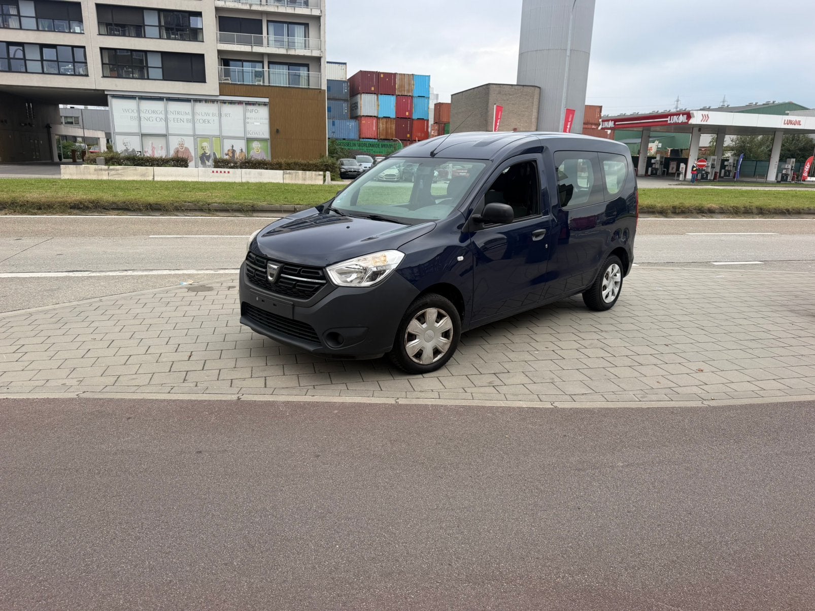 Dacia Dokker 1.6 benzine 2018 Gekeurd Voor Verkoop 5pl, Autos, Achat, Euro 6, Boîte manuelle, 5 portes