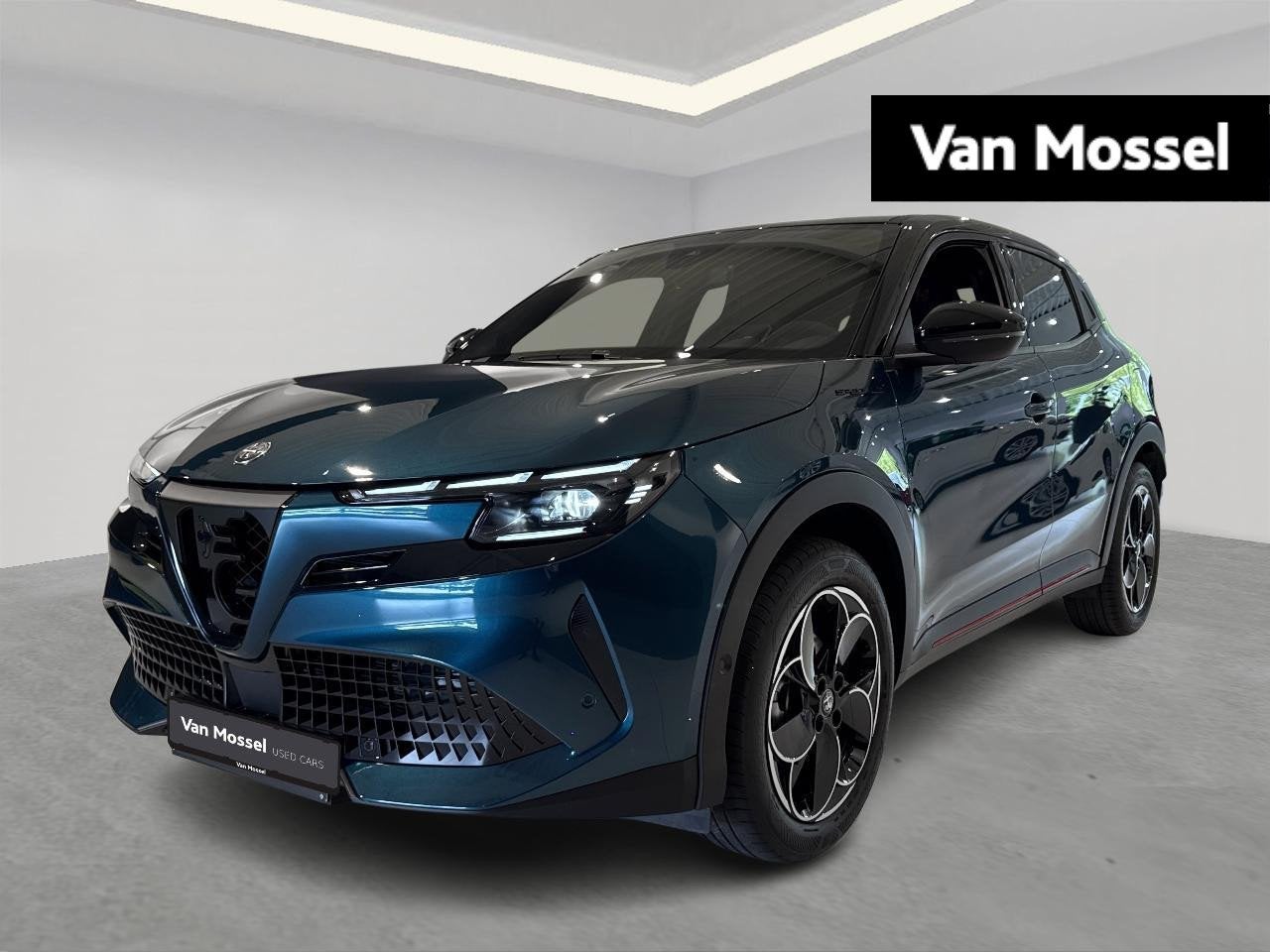 Alfa Romeo Junior 1.2 Hybrid 145 eDCT6 Ibrida Speciale, Auto's, Stof, Gebruikt, 145 pk, 620 kg