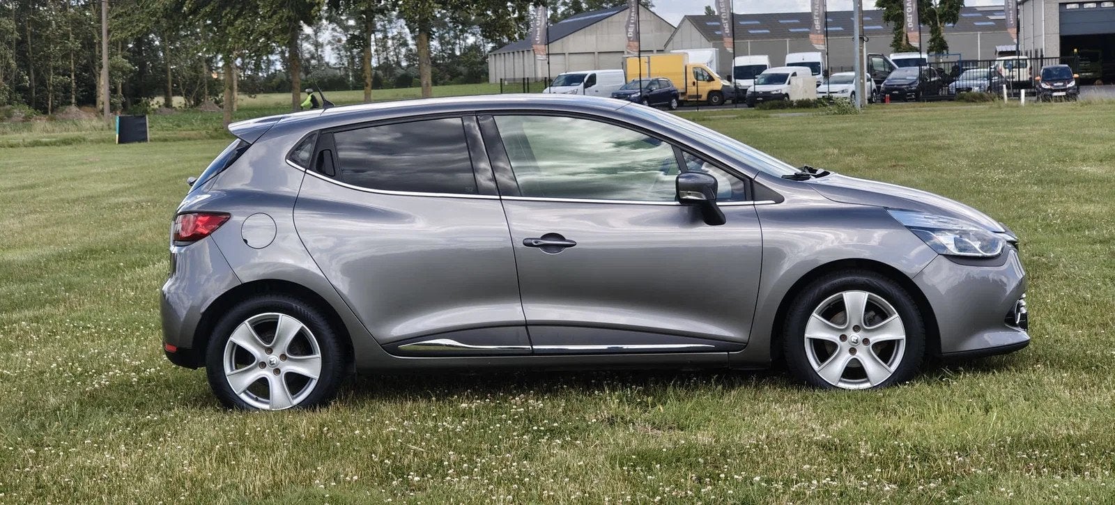 Renault Clio 1.2 TCe Energy Limited Automaat (bj 2014), Auto's, Automaat, Stof, Gebruikt, 4 cilinders