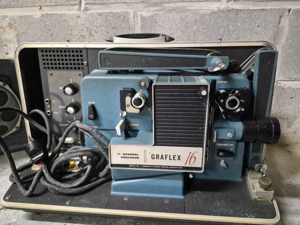 Vintage 16mm filmprojector Graflex 16 scherm origineel, Ophalen, 16mm film