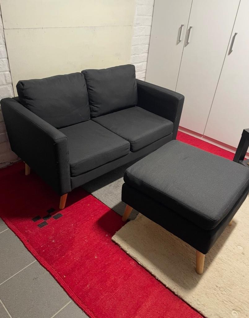 Petit canapé deux places avec repose pieds, Moins de 75 cm, Moins de 150 cm, Banc droit, Enlèvement