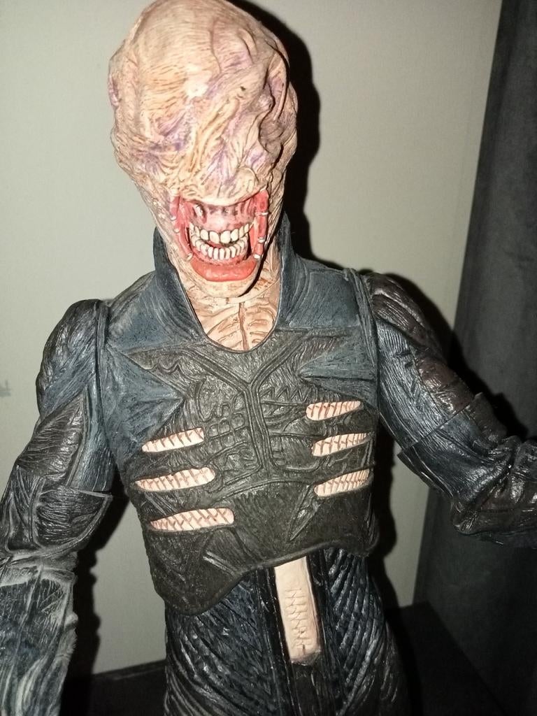 Hellraiser ( critter 19 inch NECA ), Ophalen of Verzenden