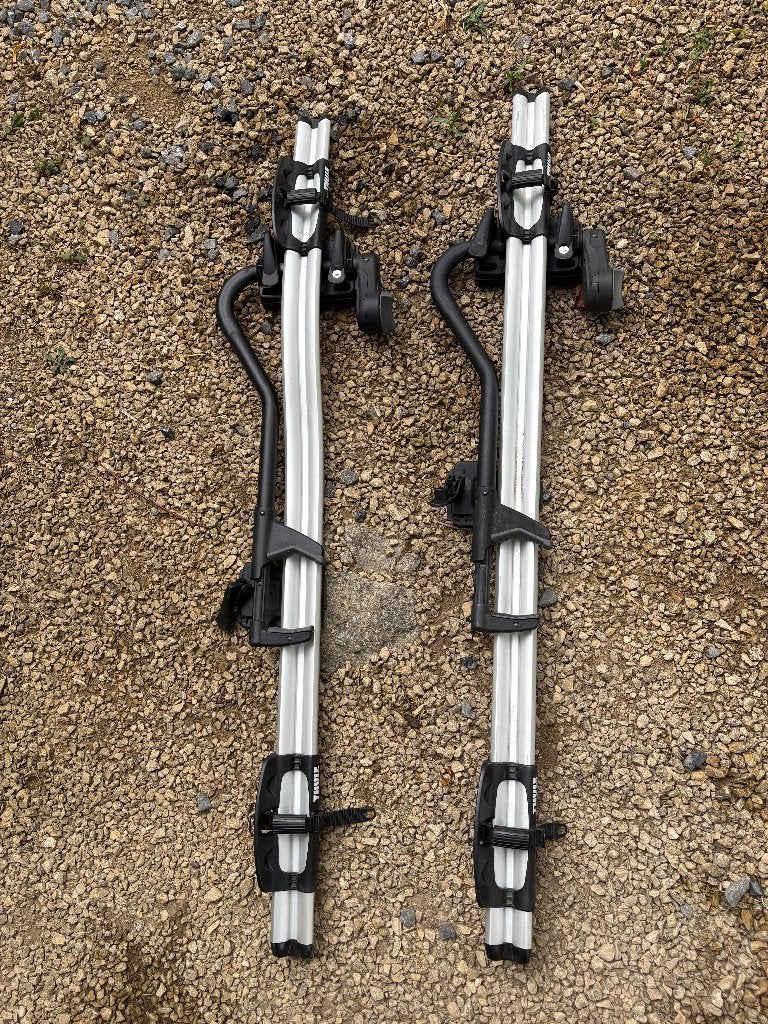 Thule Proride 591 porte vélos (2x), Autos : Divers, Porte-vélos, Enlèvement, 2 vélos, Utilisé, Galerie de toit