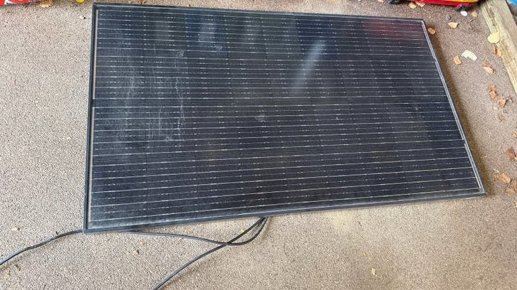 Panneau solaire mestic 140W pour camping-car/caravane, Bricolage & Construction, Panneaux solaires & Accessoires, Enlèvement, Utilisé