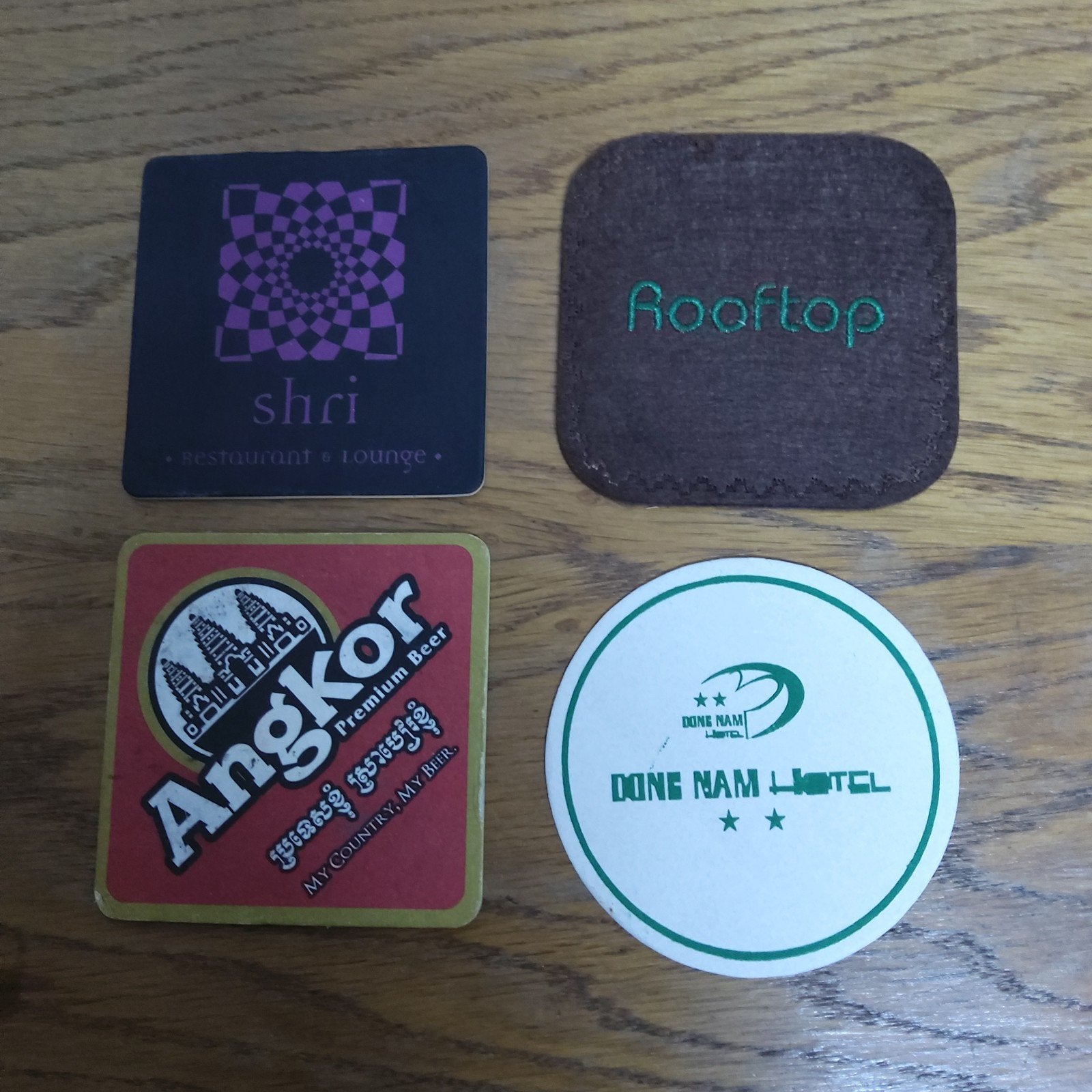 4 bierkaartjes. Cambodja-Vietnam, Ophalen of Verzenden, Zo goed als nieuw