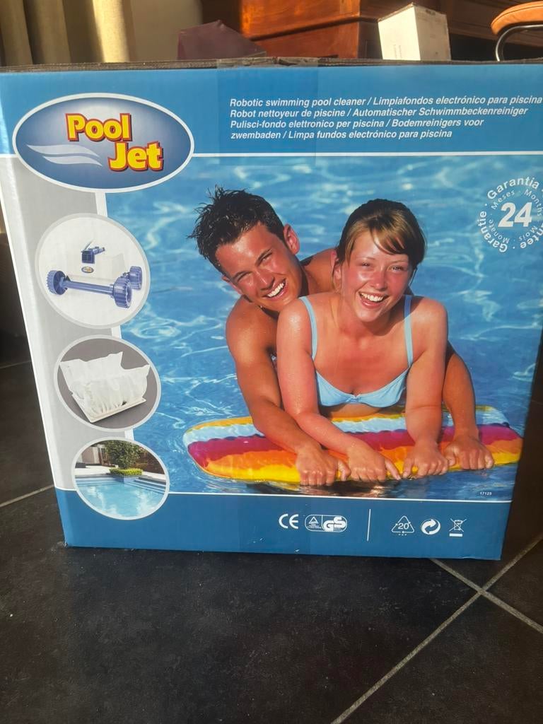 Robot nettoyeur piscine etat neuf jamais servi, Enlèvement, Comme neuf