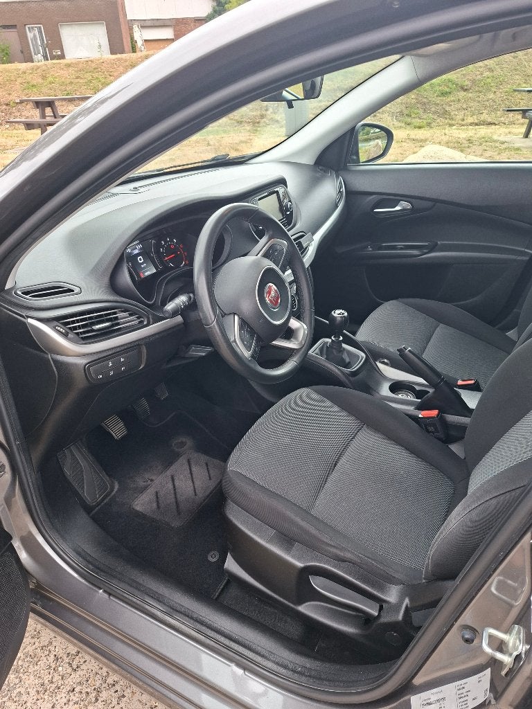 Voiture Fiat Tipo, Enlèvement, Utilisé, Essence, Voiture on road