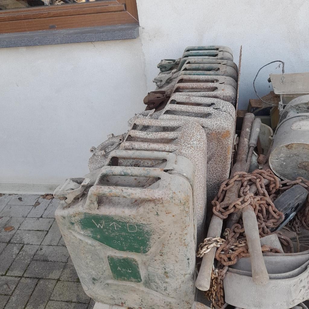 Objet militaire WW2, Enlèvement
