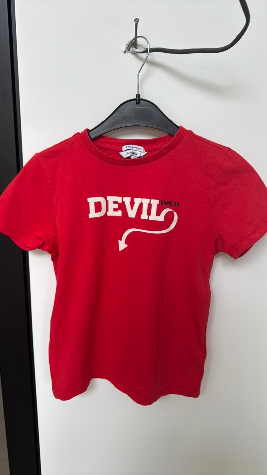T-shirt Devil, Ophalen of Verzenden, Zo goed als nieuw
