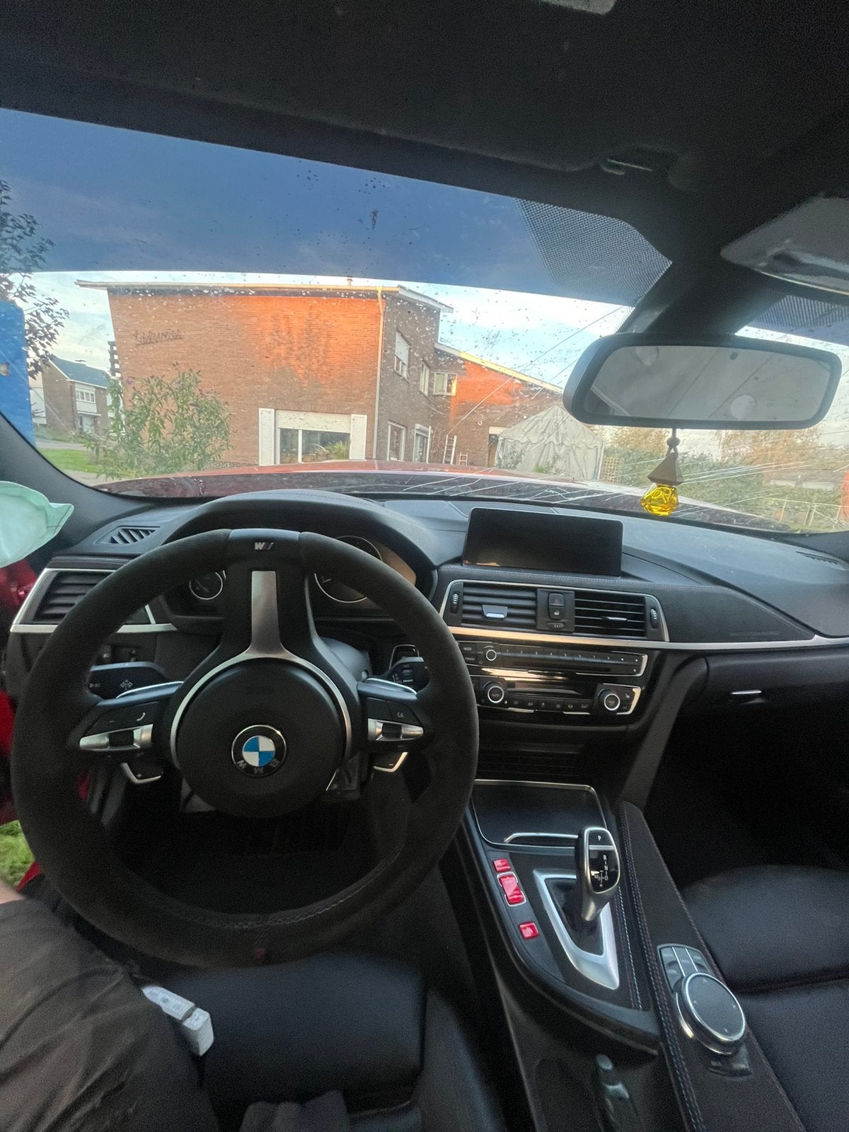 BMW 330i LCI (F30) 2018 — Package M — Véhicule endommagé, Autos, Rouge, Achat, Alcantara, Automatique