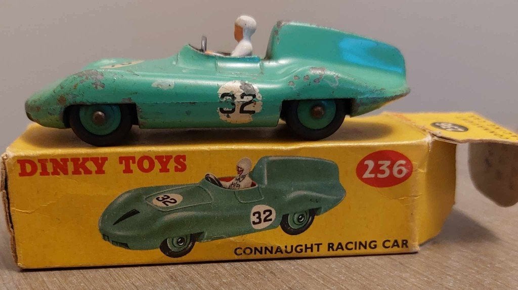 DINKY TOY CONNAUGHT TE KOOP MET ORIGINELE VERPAKKING, Ophalen of Verzenden, Gebruikt, Auto, Dinky Toys