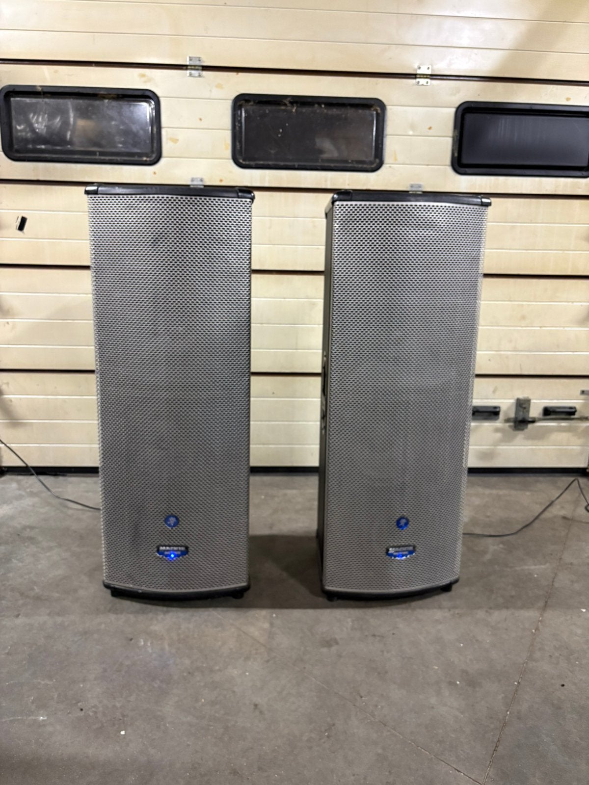 2 x Mackie SA1232Z, TV, Hi-fi & Vidéo, Enceintes, Enlèvement, Utilisé