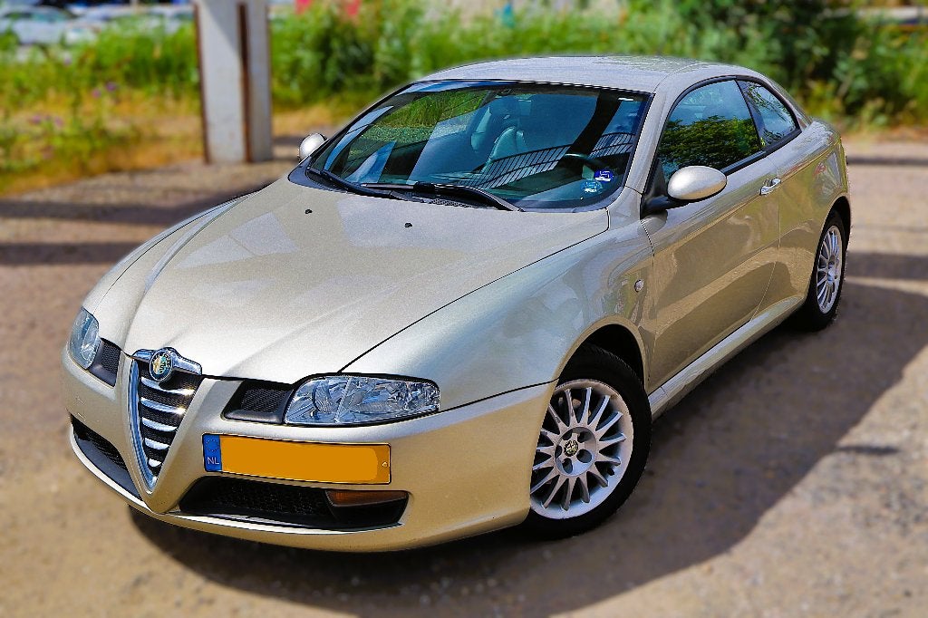 Alfa Romeo GT 1.9 JTD Progression Clima Cruise PDC Bose, Cuir, Achat, 110 kW, Jaune