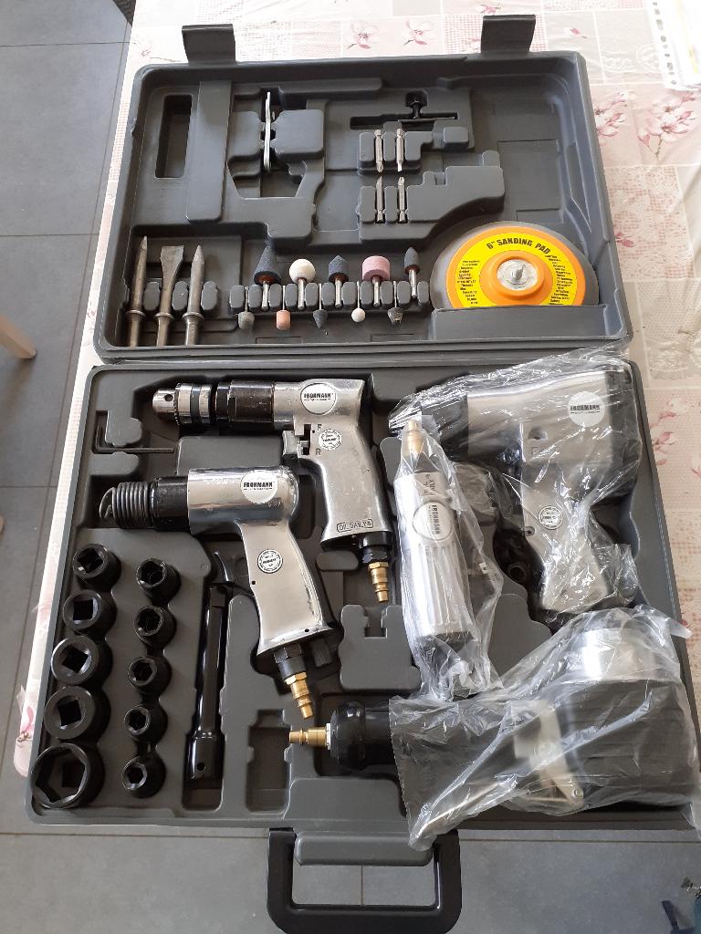 Set met 5 machines op perslucht, Ophalen