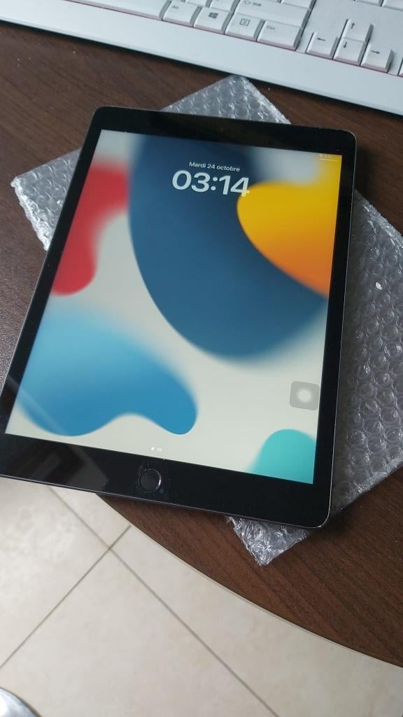 Tablet iPad (8e génération) 32 Go, Enlèvement ou Envoi, Apple iPad, 10 pouces, Comme neuf