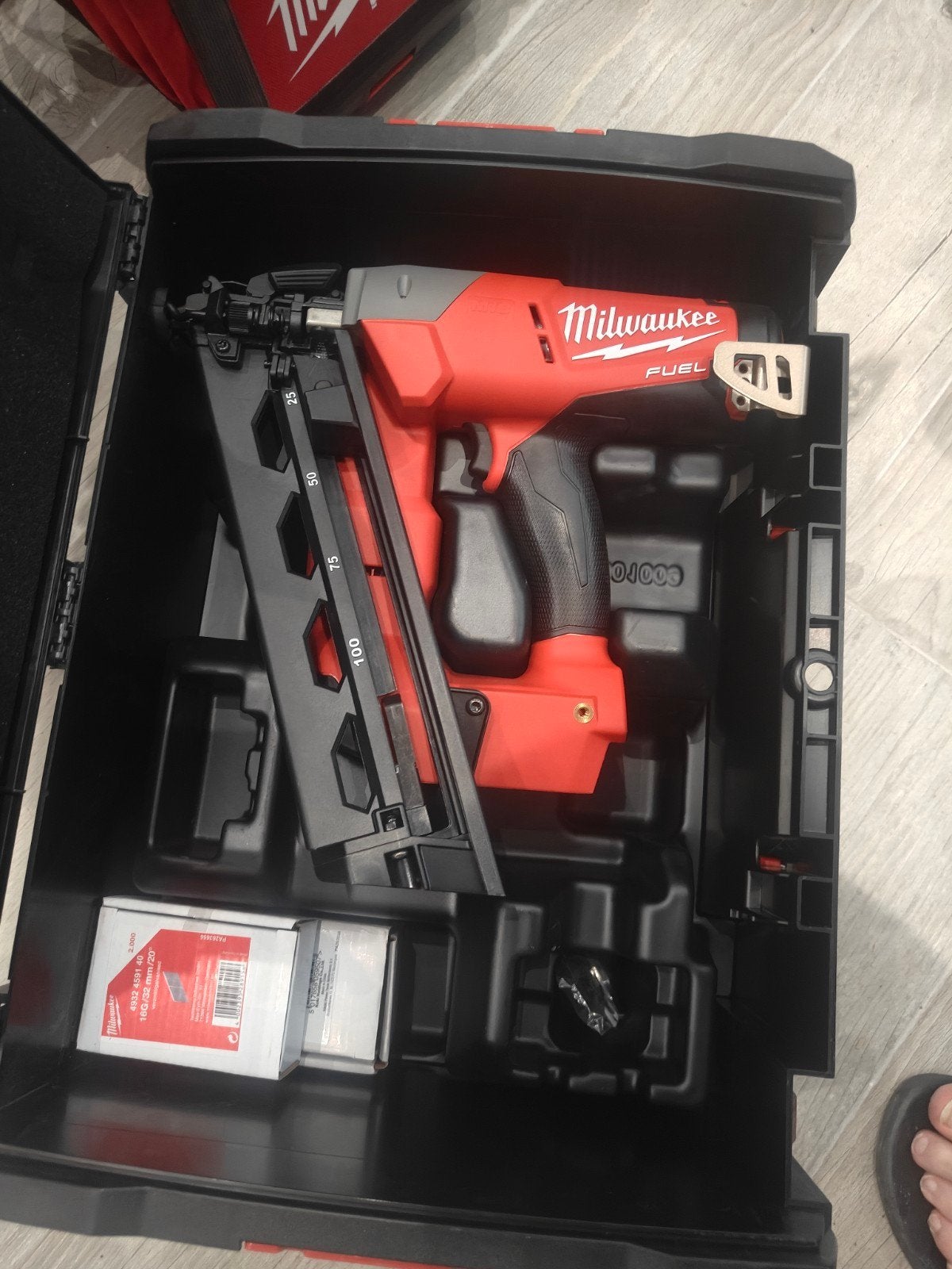 Milwaukee M18 CN16GA, Ophalen, Nieuw