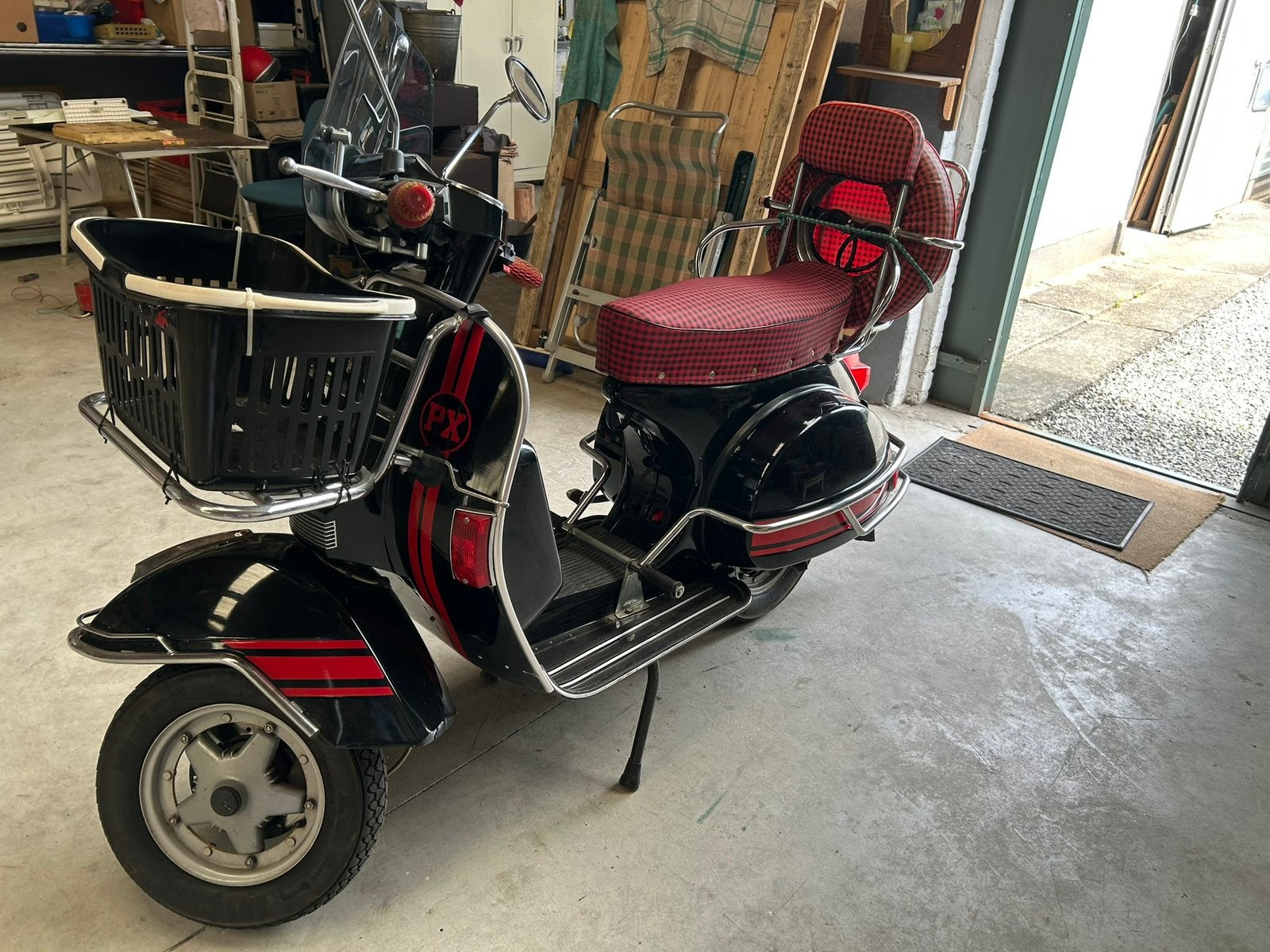 Vespa 150 cc, Motos, Motos | Piaggio, Occasion, Jusqu'à 11 kW, Permis Moto A1 minimum, Particulier