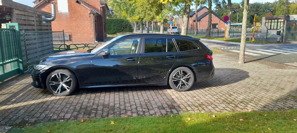 BMW 318i TOURING, Autos, Achat, Euro 6, Noir, 5 portes