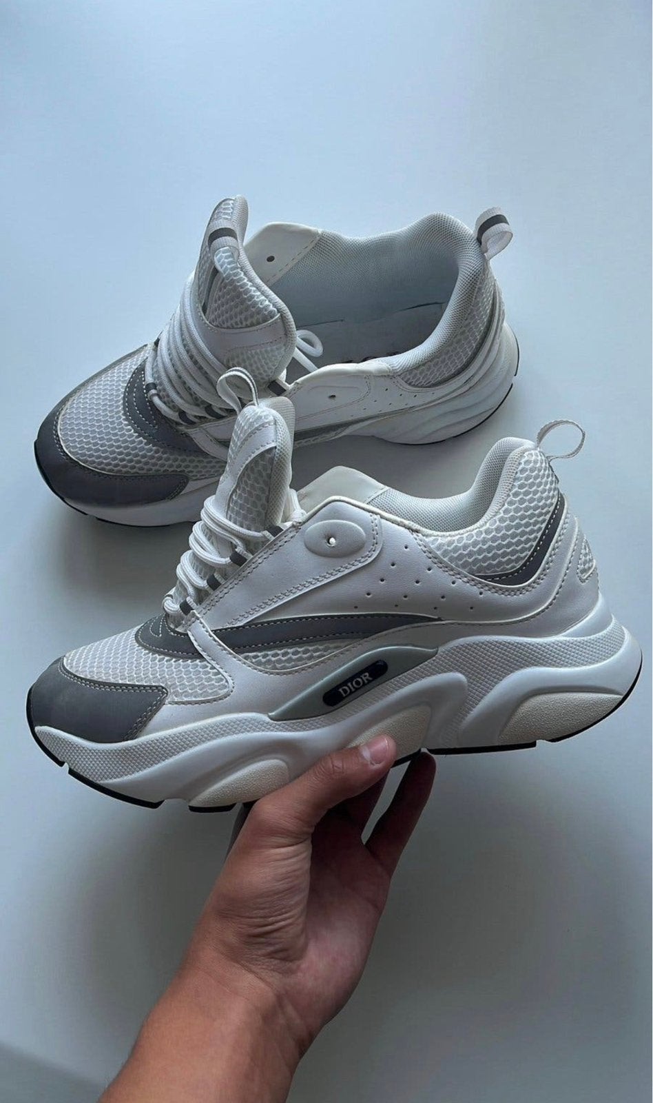 Dior B22, Ophalen, Zo goed als nieuw