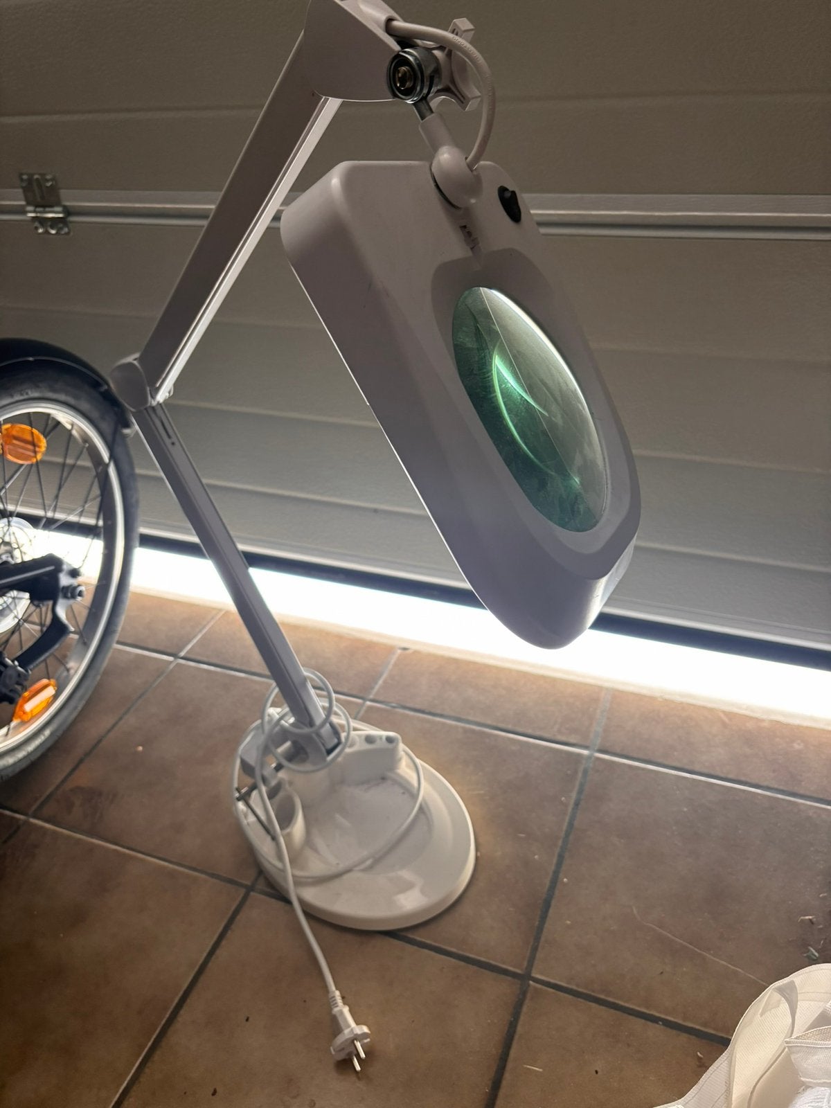 Loeplamp met verlichting, Hobby en Vrije tijd, Vergrootglazen, Loepen en Loeplampen, Ophalen, Zo goed als nieuw, Loeplamp