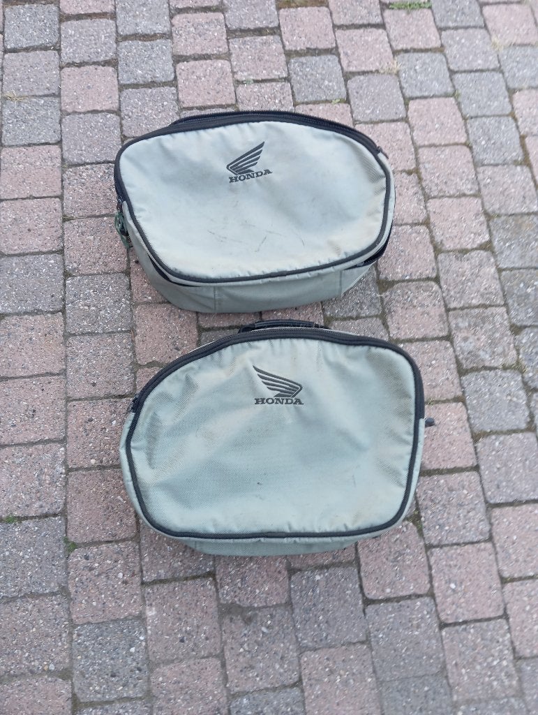 Binnentassen orig Honda ( 25 € ), Motoren, Ophalen, Gebruikt