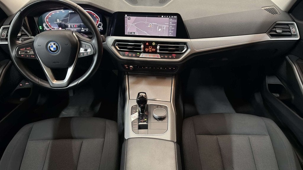 BMW 320 e Plug In Hybride Benzine Automaat Trekhaak 2021, Autos, BMW, Argent ou Gris, Achat, https://public.car-pass.be/vhr/9aa8fc4e-446c-4f95-8732-780bb4d99e2e