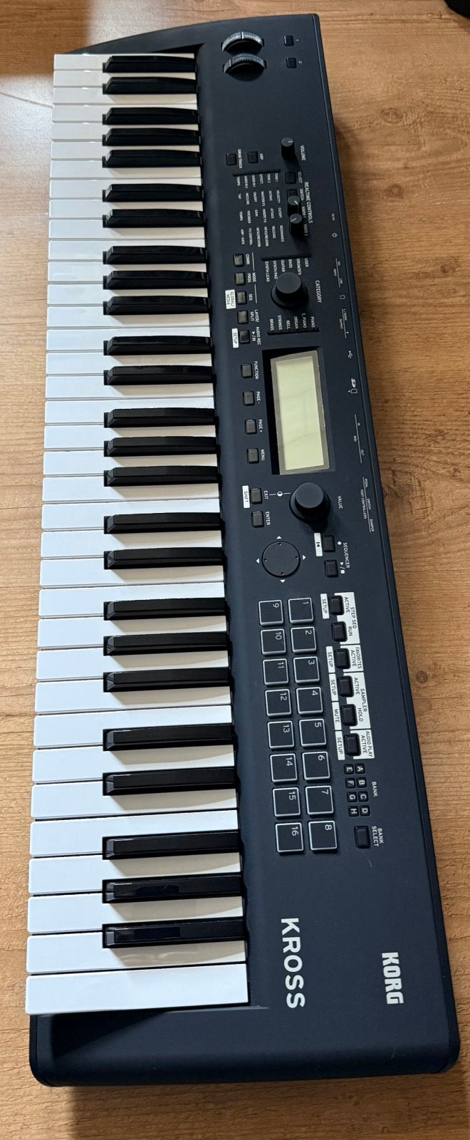 Korg Kross 2, Enlèvement, Utilisé, 61 touches, Korg