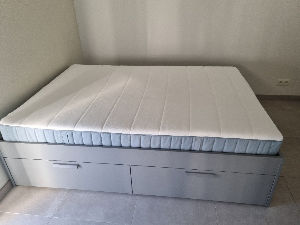Bed met lades 140x200cm, Huis en Inrichting, Ophalen, 140 cm, Zo goed als nieuw, Twijfelaar