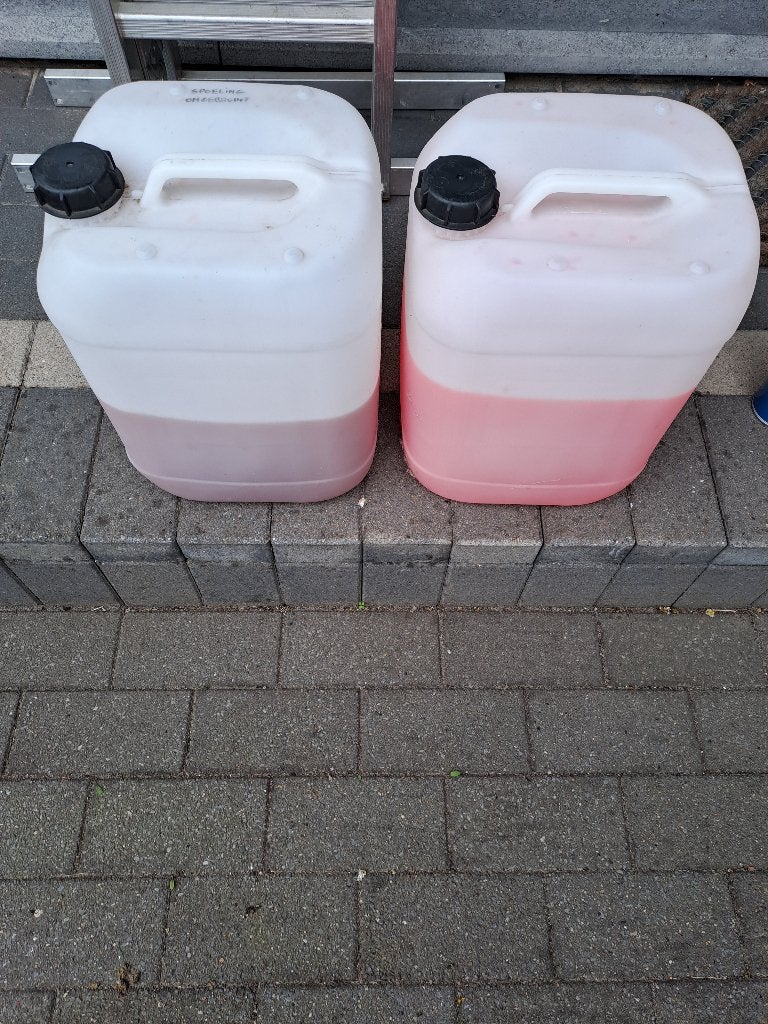 2 x 15 liter  (SOLAR) GLYCOL voor zonneboiler, Ophalen of Verzenden, Zo goed als nieuw