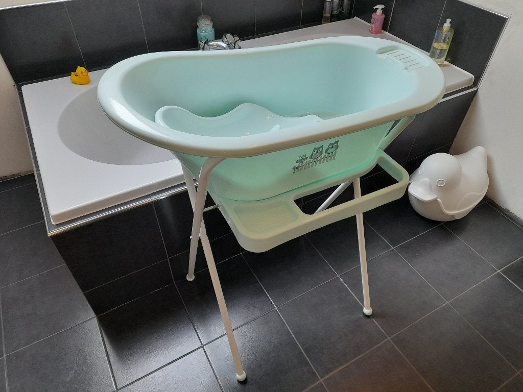 Babybadje Bébé-jou + staander + zitje, Ophalen, Zo goed als nieuw, Badje, Bébé-jou