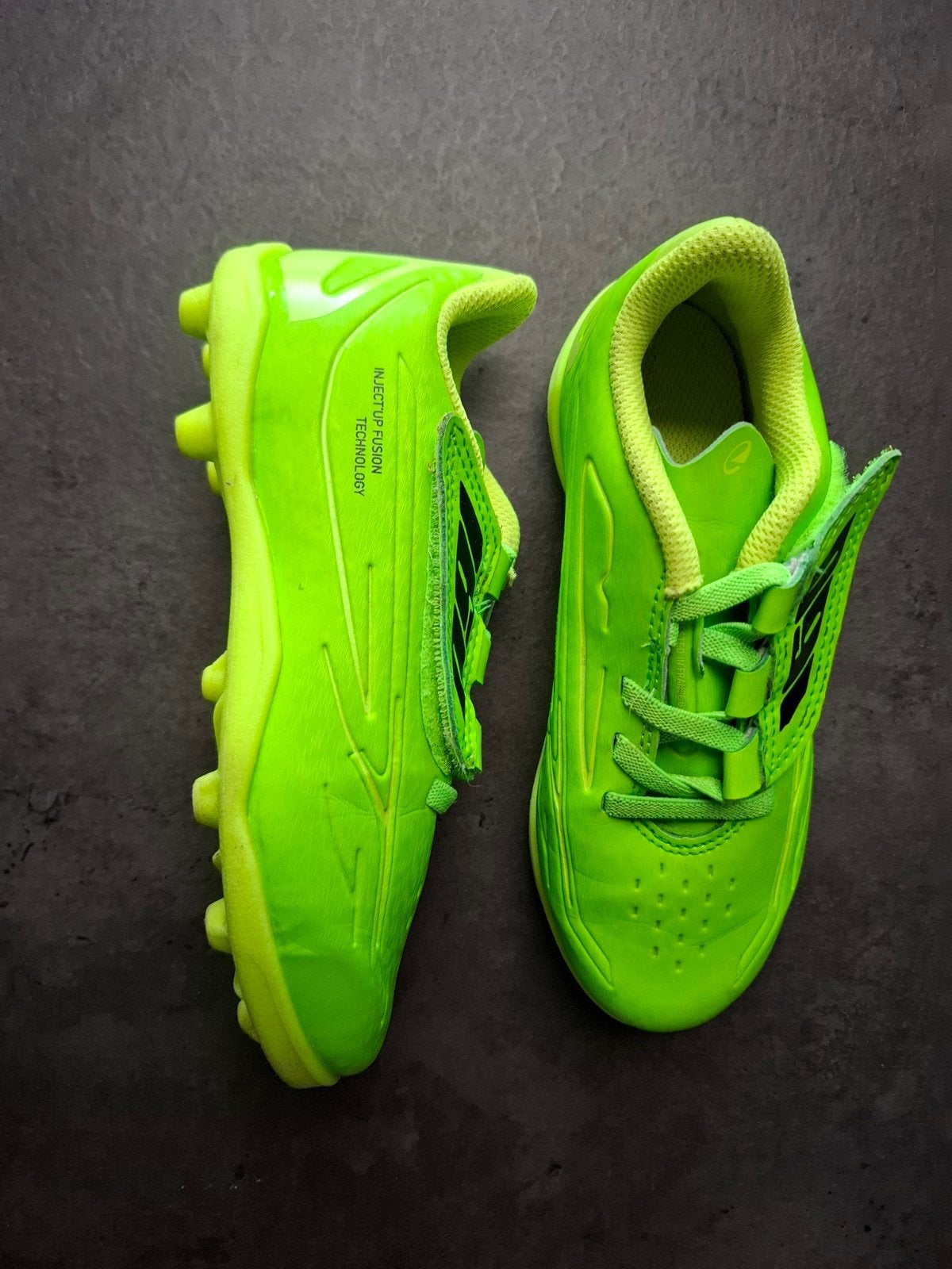 Voetbalschoenen m30, Sport en Fitness, Ophalen, Zo goed als nieuw, Schoenen