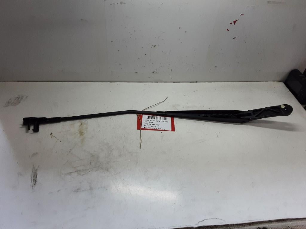 RUITENWISSERARM RECHTS VOOR Volkswagen Golf V 4Motion (1K1), Gebruikt, Volkswagen, Mevr. I. Hauben, Rue de l'Espoir 34 34
4030  GRIVEGNÉE, BE