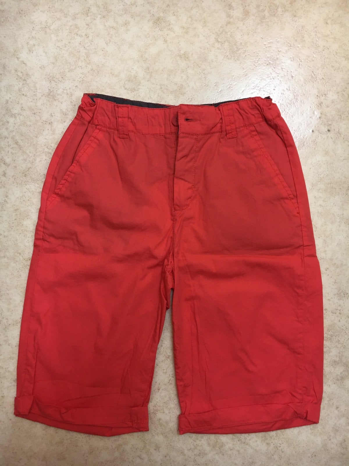 Mooie rode  Bermuda katoen verstelbaar maat 146 (11j) NIEUW!, Ophalen, Nieuw, Jongen, Broek