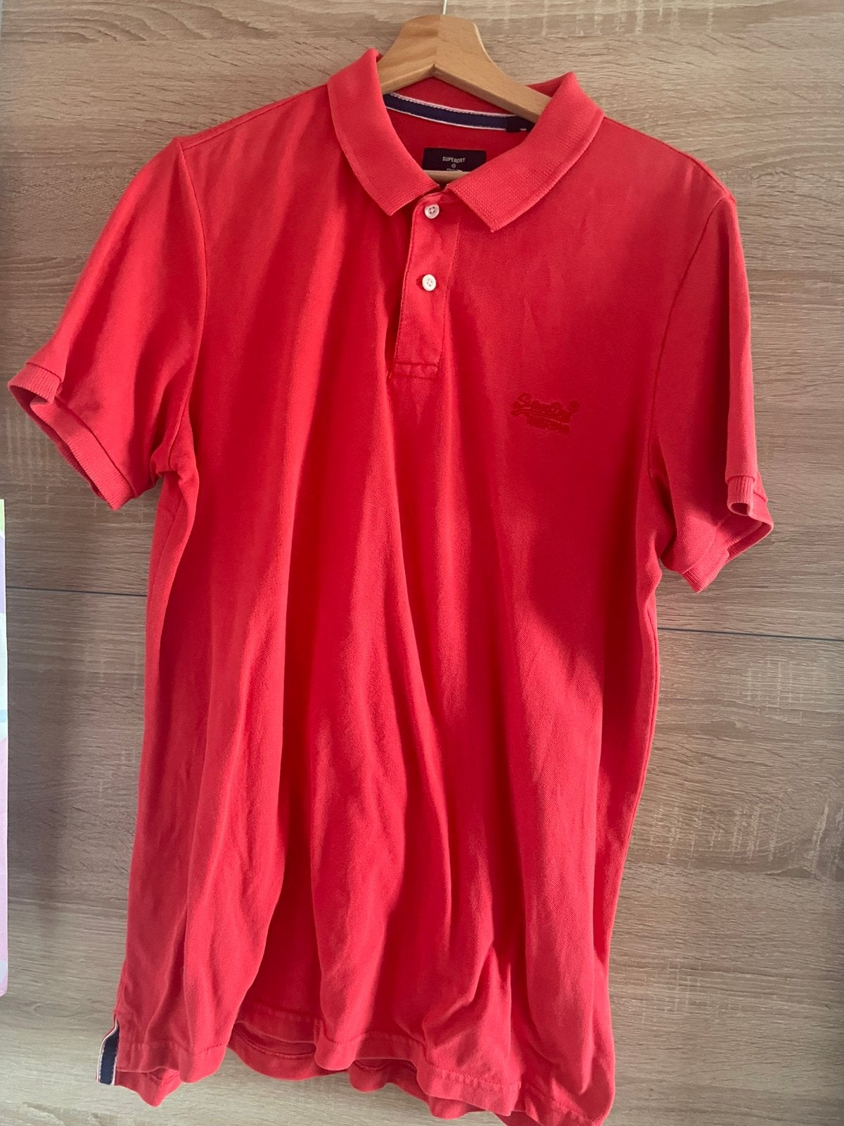 Polo superdry neuf, Enlèvement, Comme neuf, Taille 56/58 (XL), Rouge