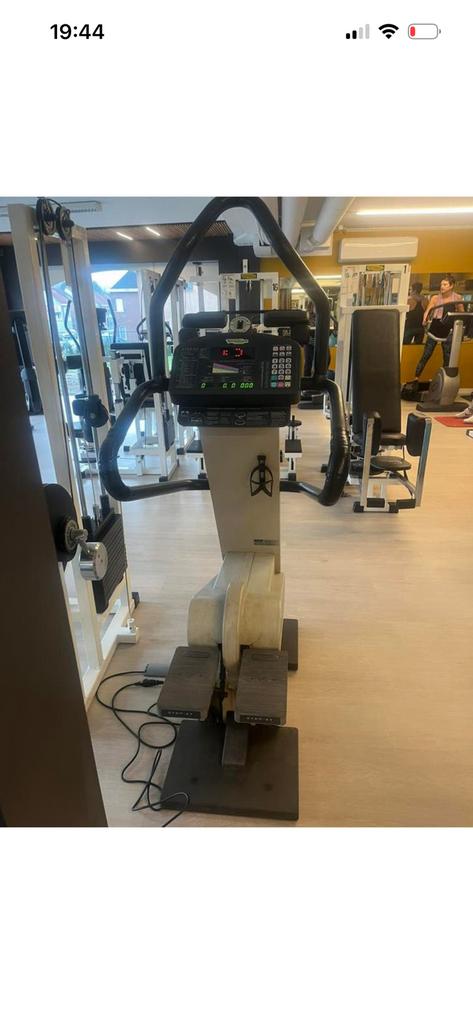 Technogym step, Sport en Fitness, Ophalen, Gebruikt, Benen, Stepbank
