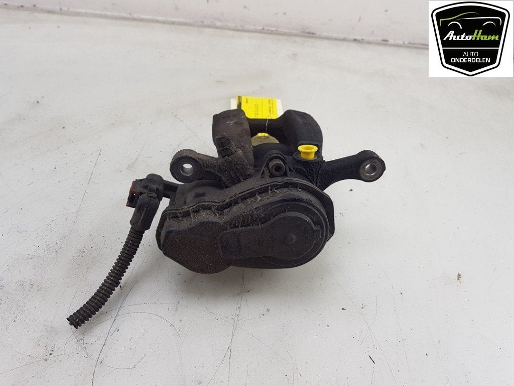REMKLAUW LINKS ACHTER Opel Insignia Sports Tourer, Gebruikt, Postoffice@zf.com, Löwentaler Straße 20
88046  Friedrichshafen, DE