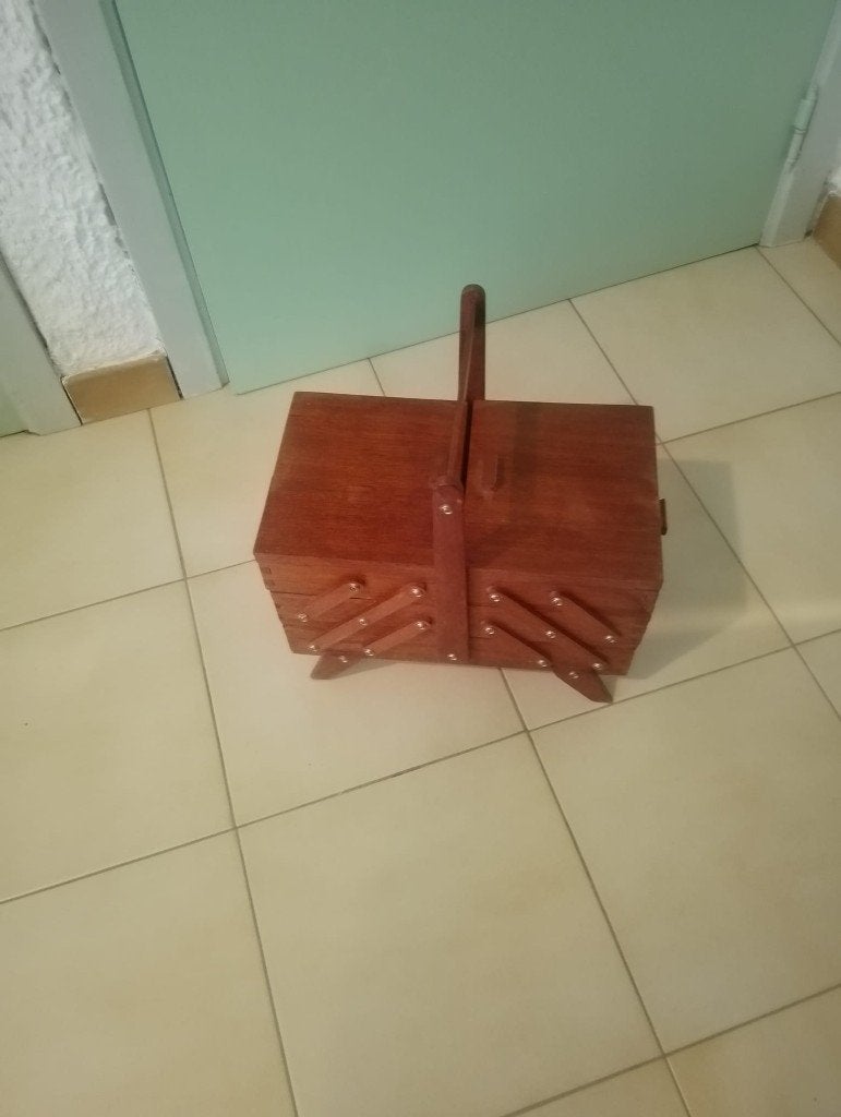 naaikistje in hout, Hobby en Vrije tijd, Naaien en Fournituren, Ophalen, Gebruikt, Overige typen
